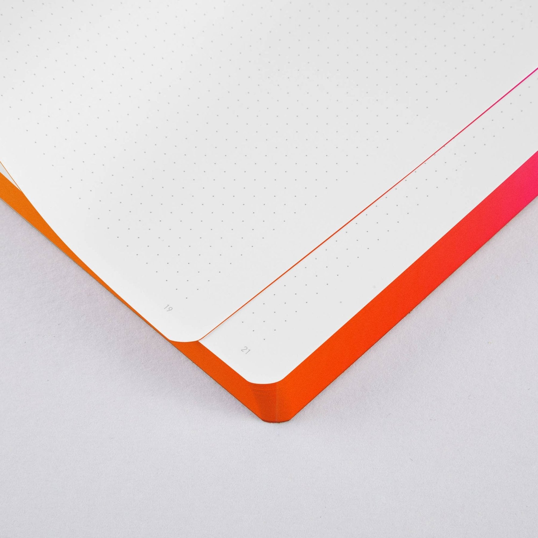 nuuna Notizbuch, A5+ mit Punktraster - Burn - PenJoy