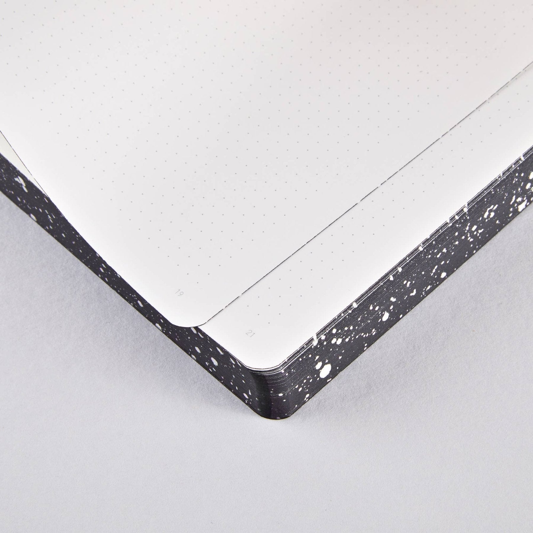 nuuna Notizbuch, A5+ mit Punktraster - Milky Way - PenJoy