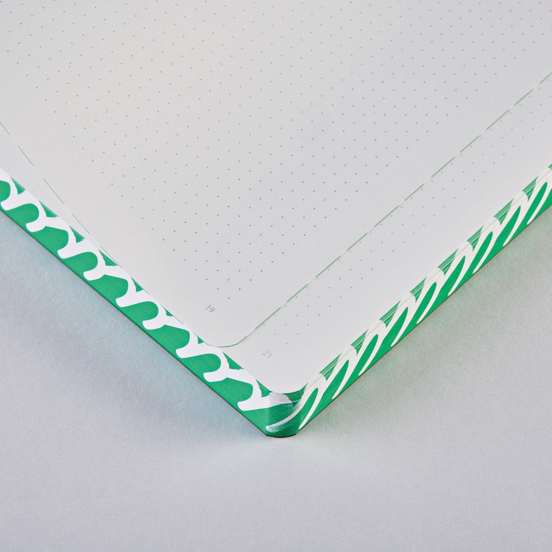 nuuna Notizbuch, A5+ mit Punktraster - Write Love Play - PenJoy