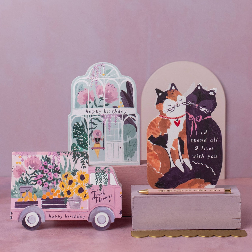Sister Paper Co. Grußkarte „I'd spend all 9 lives with you“ – Zwei kuschelnde Katzen - PenJoy